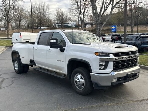 Used 2022 Chevrolet Silverado 3500 LT w/ Convenience Package image 3