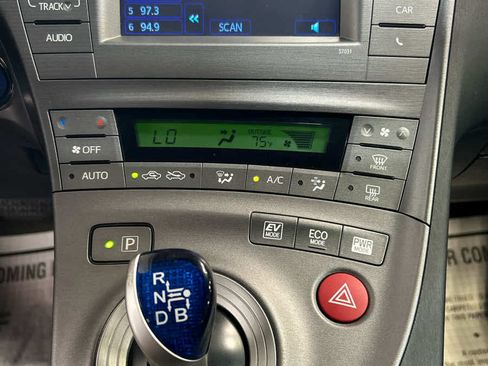 Used 2012 Toyota Prius Two FWD image 6