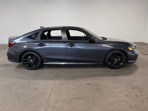 Used 2025 Honda Civic Sport image 2