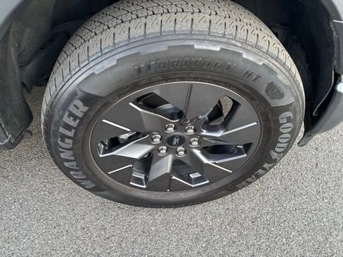 Used 2024 Ford F150 Lightning Lariat image 34