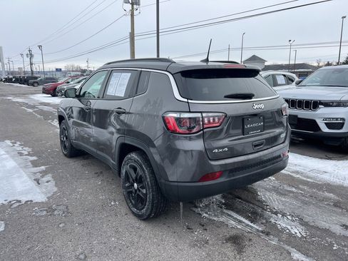 Used 2023 Jeep Compass Latitude w/ Convenience Group image 3