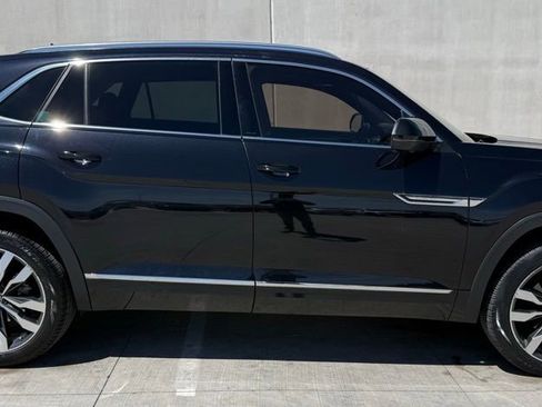 Used 2023 Volkswagen Atlas Cross Sport SEL Premium R-Line AWD/4WD image 2