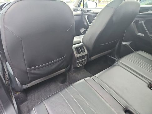 Certified 2022 Volkswagen Tiguan SE AWD/4WD image 17