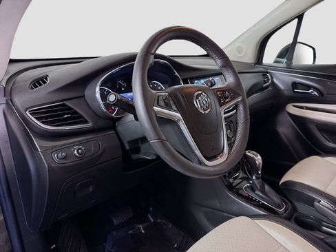 Used 2021 Buick Encore Preferred image 23