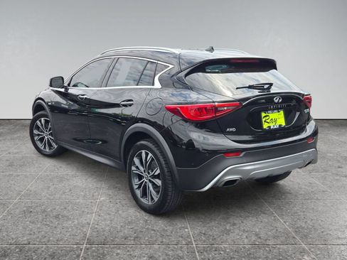 Used 2018 INFINITI QX30 Premium w/ Navigation Package AWD/4WD image 10