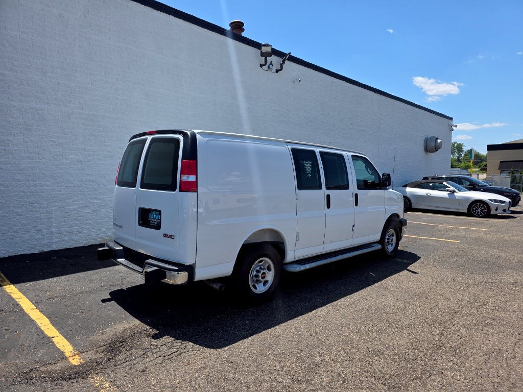 Used 2025 GMC Savana 2500 w/ Driver Convenience Package RWD image 5