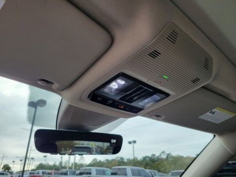 Used 2024 Volkswagen Atlas SEL Premium R-Line image 24