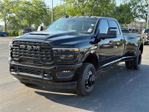 New 2025 RAM 3500 Limited image 9