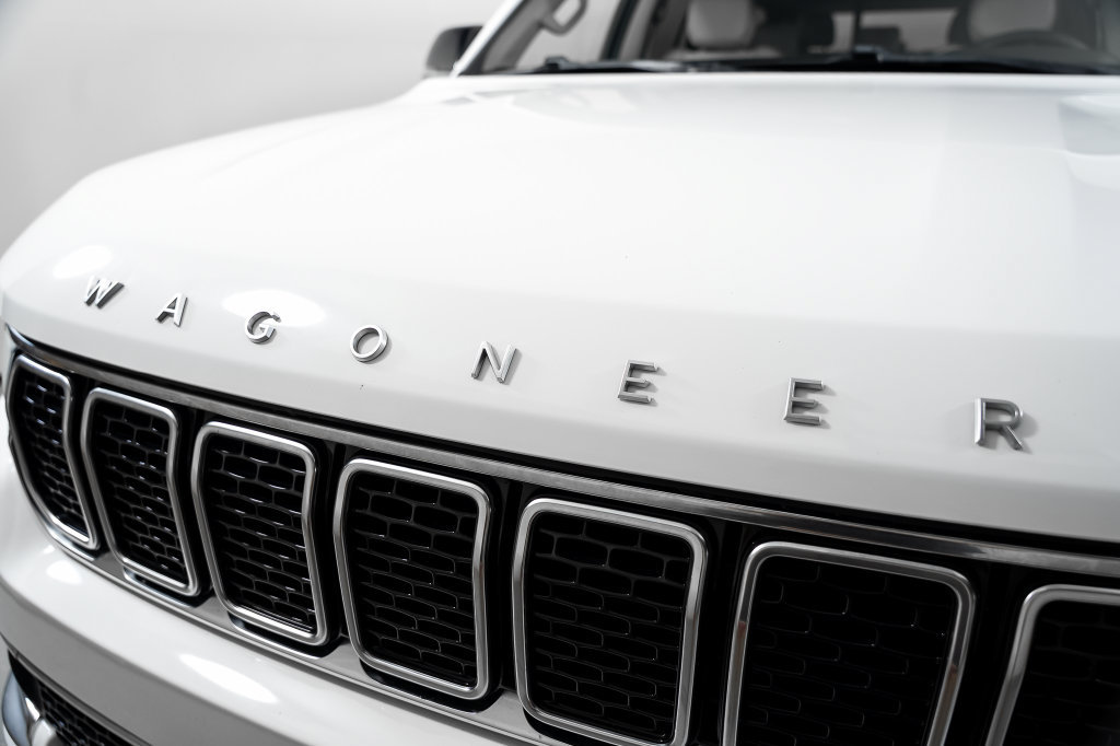 Used 2024 Jeep Wagoneer L Series II AWD/4WD image 18