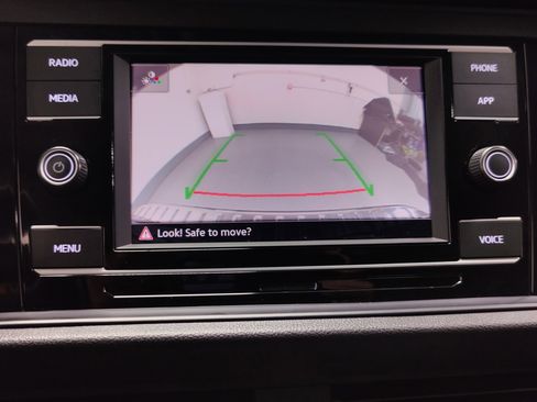 Used 2021 Volkswagen Jetta SE w/ SE Cold Weather Package image 22