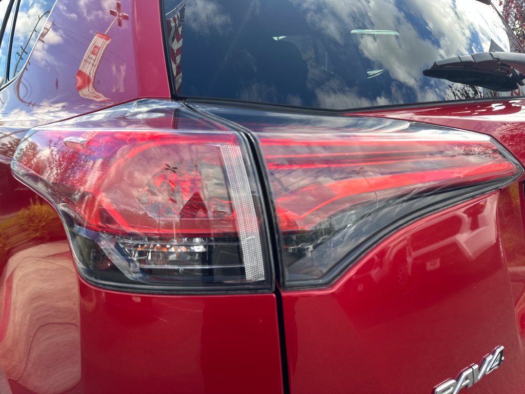 Certified 2017 Toyota RAV4 LE AWD/4WD image 10