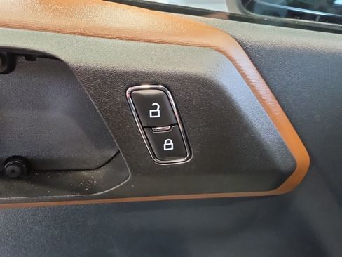 Used 2024 Ford Bronco Outer Banks AWD/4WD image 19