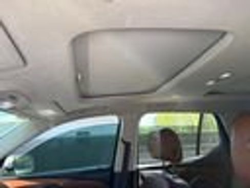 Used 2021 Chevrolet Traverse High Country AWD/4WD image 12