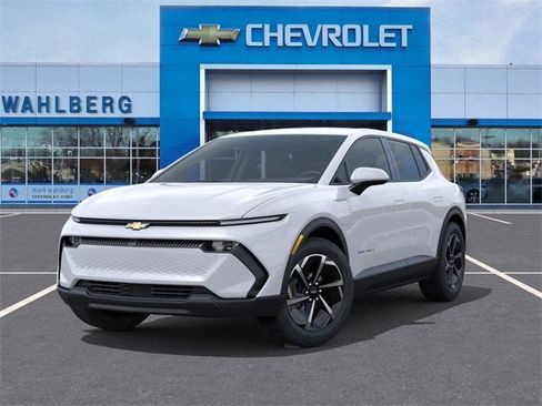 New 2026 Chevrolet Equinox EV LT image 6