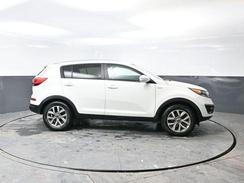 Used 2014 Kia Sportage LX image 2