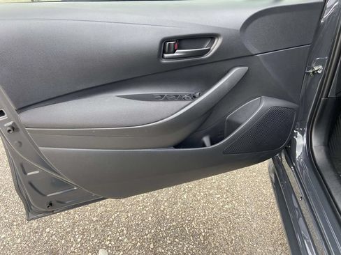 Used 2025 Toyota Corolla LE FWD image 10