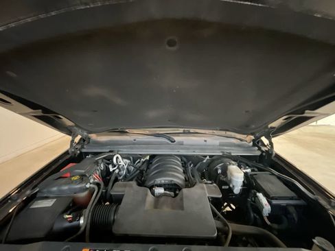 Used 2020 Chevrolet Suburban LT image 26