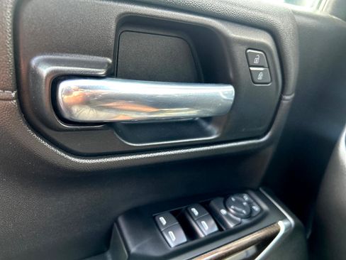 Used 2022 Chevrolet Silverado 1500 LT Trail Boss image 7