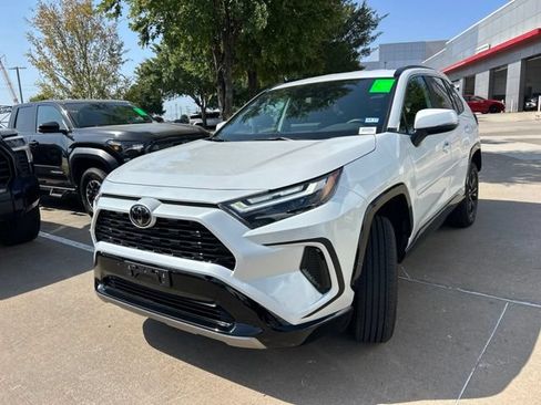 Used 2025 Toyota RAV4 SE w/ Weather Package AWD/4WD image 8