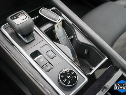 Used 2025 Nissan Pathfinder SV image 24