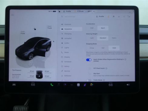 Used 2023 Tesla Model Y AWD image 14