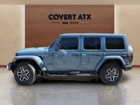 Used 2026 Jeep Wrangler Unlimited Sahara w/ Safety Group AWD/4WD image 2