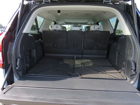 Used 2026 Ford Expedition Max Platinum w/ Driver's Package AWD/4WD image 13