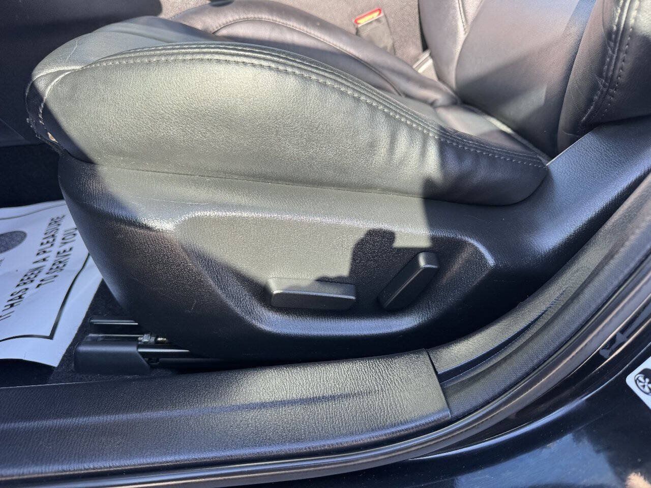 Used 2018 MAZDA MAZDA3 Touring FWD image 15