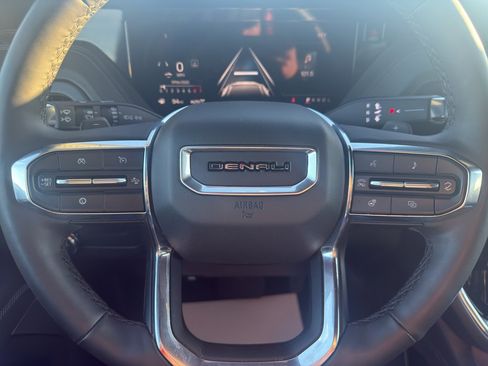 Used 2025 GMC Yukon XL Denali image 22