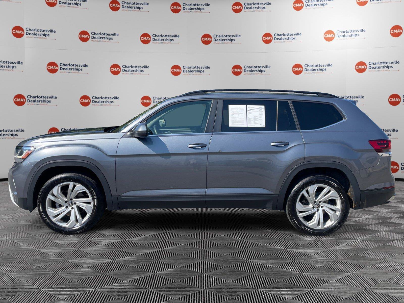Used 2021 Volkswagen Atlas SE AWD/4WD image 2