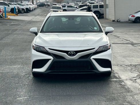 Used 2022 Toyota Camry SE image 10