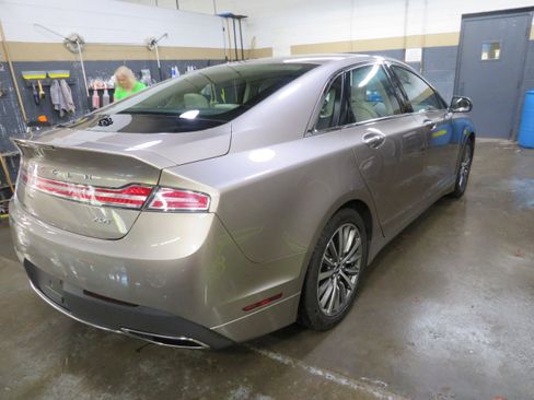 Used 2020 Lincoln MKZ w/ Convenience Package FWD image 5
