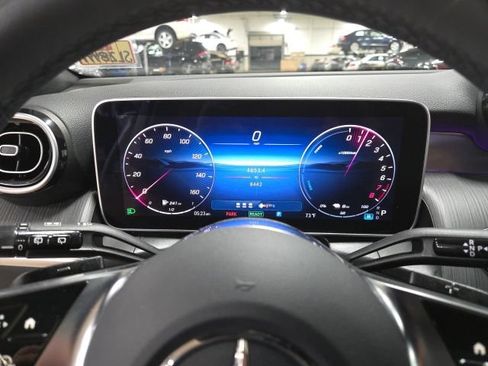 Used 2026 Mercedes-Benz GLC 350e 4MATIC image 9