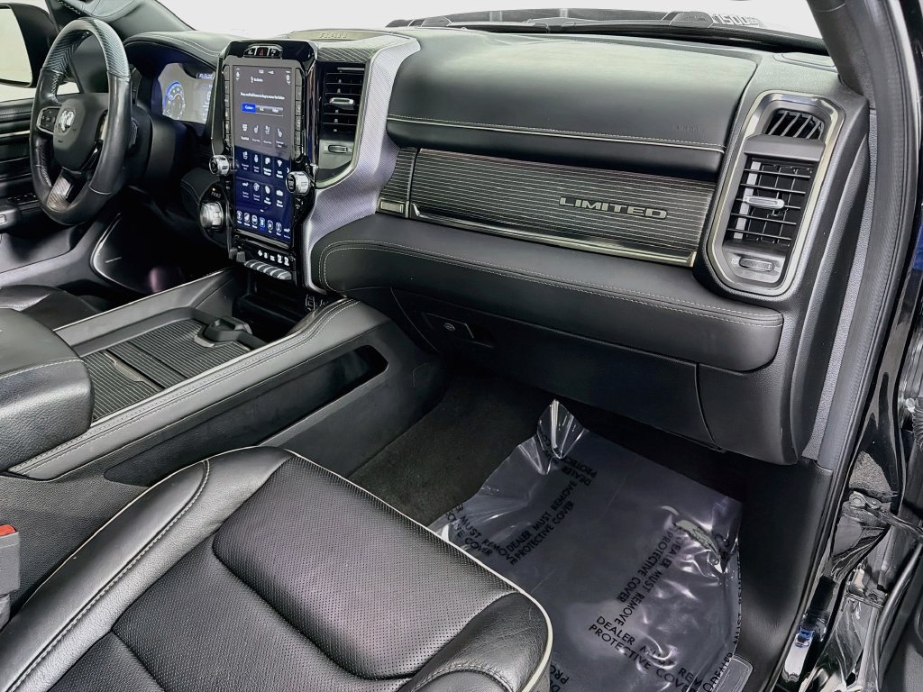 Used 2020 RAM 1500 Limited w/ Black Appearance Package AWD/4WD image 30