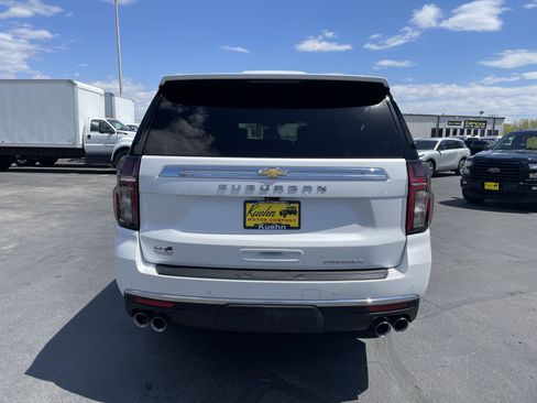 Used 2021 Chevrolet Suburban Premier w/ Premium Package AWD/4WD image 7