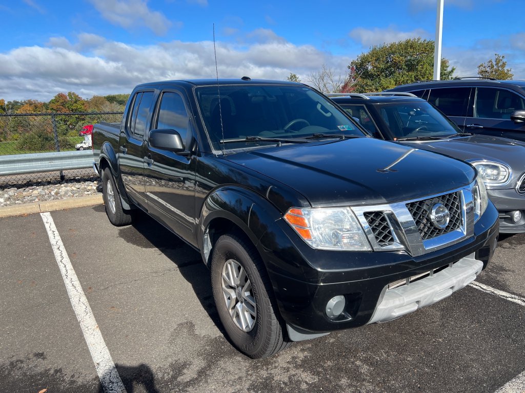 Used 2015 Nissan Frontier SV RWD image 2