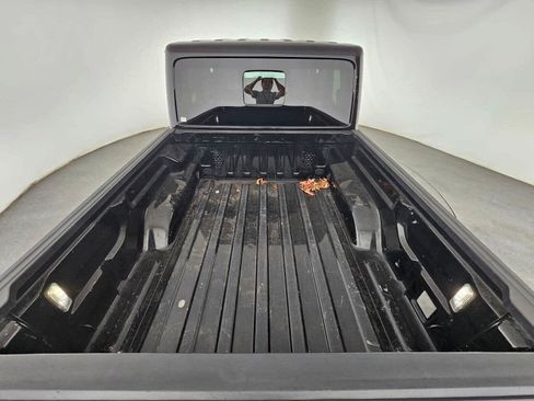 Used 2023 Jeep Gladiator Overland AWD/4WD image 14