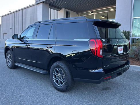 New 2025 Ford Expedition Active image 4