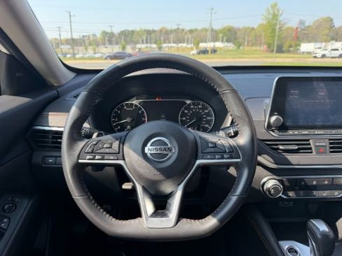 Used 2022 Nissan Altima 2.5 SR image 11