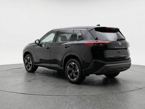 Used 2025 Nissan Rogue SV AWD/4WD image 6