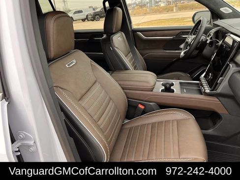 New 2026 GMC Acadia Denali Ultimate w/ LPO, Floor Liner Package AWD/4WD image 21