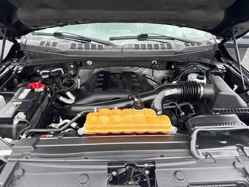 Used 2015 Ford F150 Lariat w/ Equipment Group 502A Luxury AWD/4WD image 12