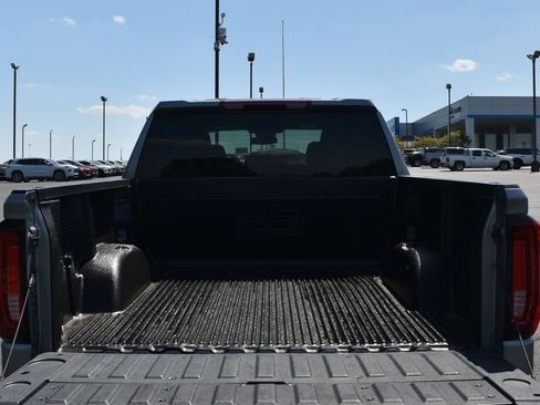 Used 2025 GMC Sierra 1500 SLT AWD/4WD image 13