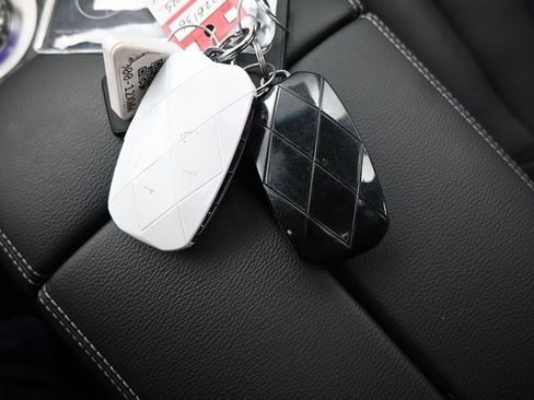 Used 2025 Genesis GV80 2.5T Advanced image 11