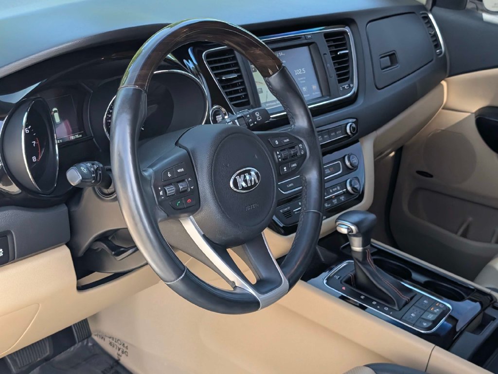 Used 2018 Kia Sedona SX Limited FWD image 17