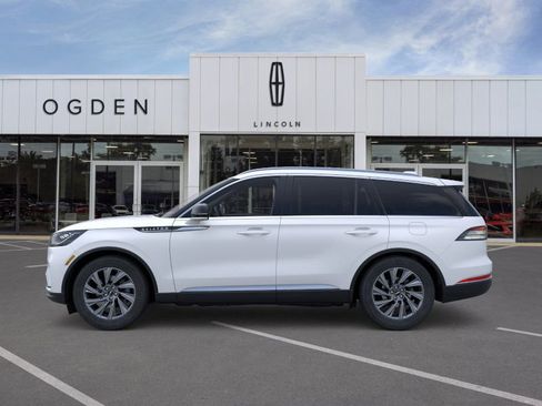 New 2026 Lincoln Aviator AWD image 3