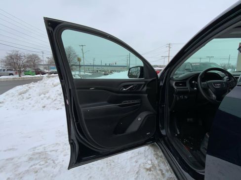 Used 2021 GMC Acadia AT4 image 19