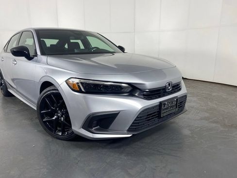 Used 2024 Honda Civic Sport image 2