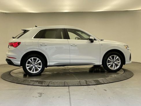 Certified 2025 Audi Q3 2.0T Premium image 8