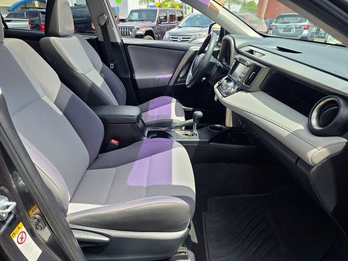 Used 2015 Toyota RAV4 XLE FWD image 11